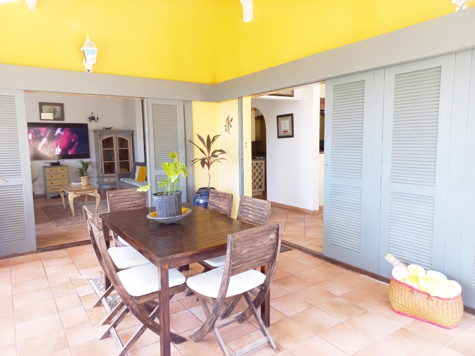 Spacious Villa With Ocean And Mountain View-4 Beds Cul de Sac Exterior photo